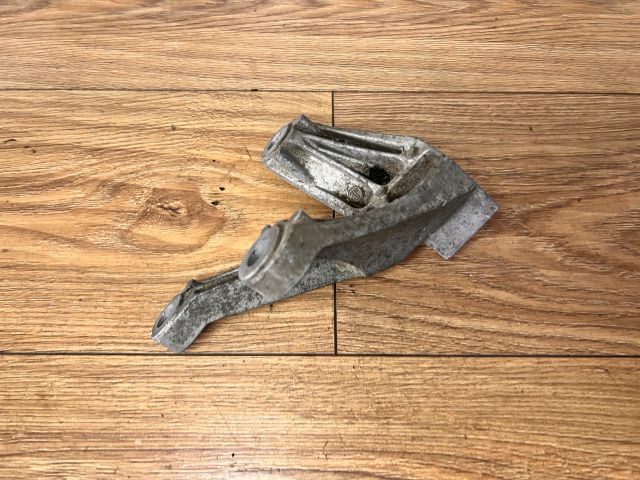 bontott FORD FOCUS II Motor Tartó Bak (Fém)