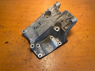 bontott FORD FOCUS II Motor Tartó Bak (Fém)