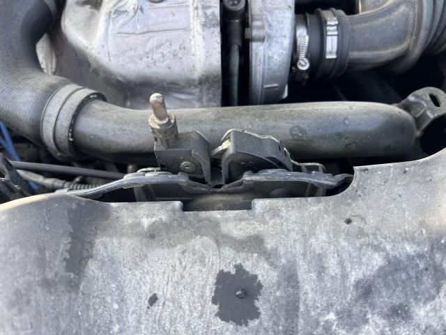 bontott FORD FOCUS II Motorháztető Biztonsági Kampó