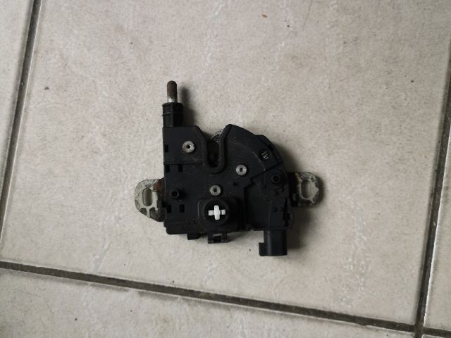 bontott FORD FOCUS II Motorháztető Zárszerkezet