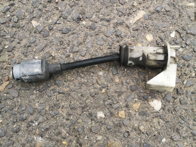 bontott FORD FOCUS II Motorháztető Zárszerkezet