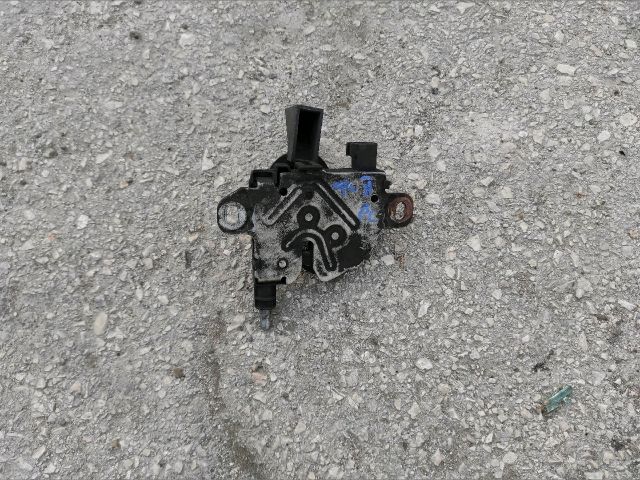 bontott FORD FOCUS II Motorháztető Zárszerkezet