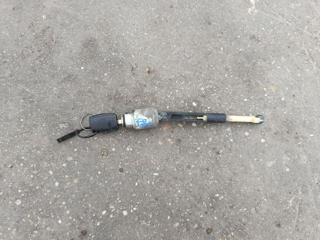 bontott FORD FOCUS II Motorháztető Zárszerkezet