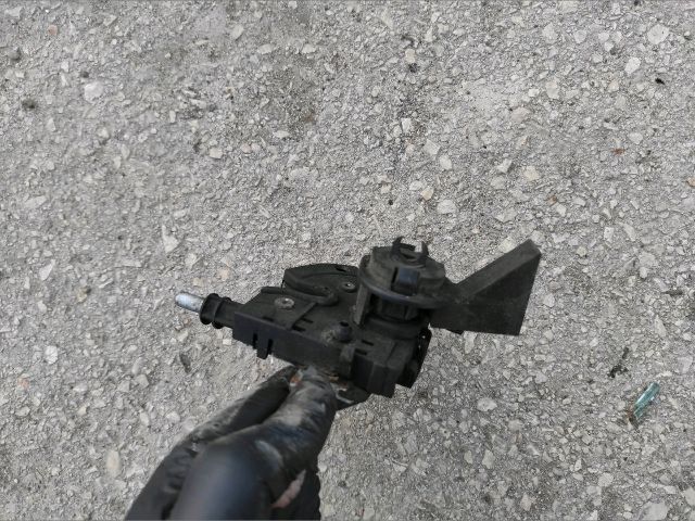 bontott FORD FOCUS II Motorháztető Zárszerkezet