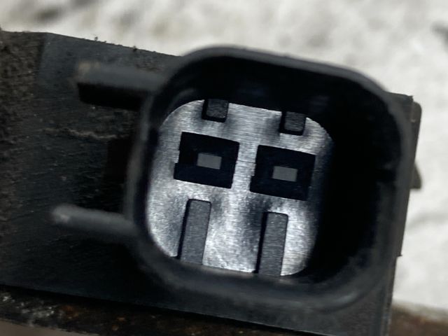 bontott FORD FOCUS II Motorháztető Zárszerkezet