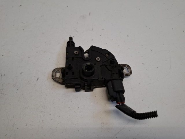 bontott FORD FOCUS II Motorháztető Zárszerkezet