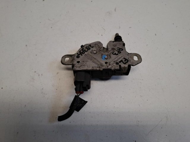 bontott FORD FOCUS II Motorháztető Zárszerkezet