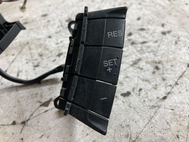 bontott FORD FOCUS II Multikormány Kapcsoló Pár