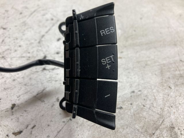 bontott FORD FOCUS II Multikormány Kapcsoló Pár