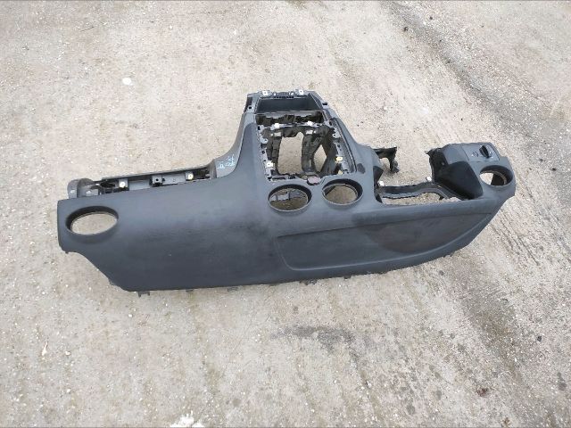 bontott FORD FOCUS II Műszerfal Héj