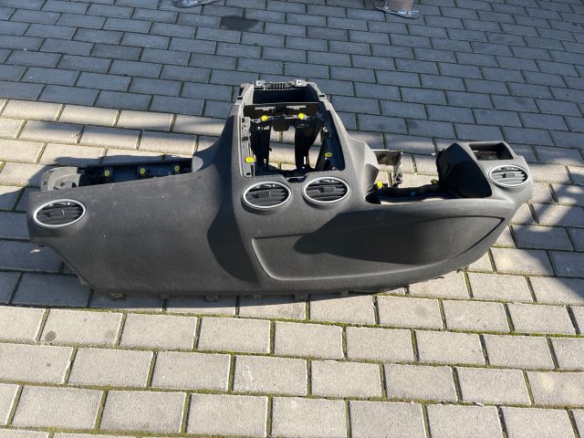 bontott FORD FOCUS II Műszerfal Héj