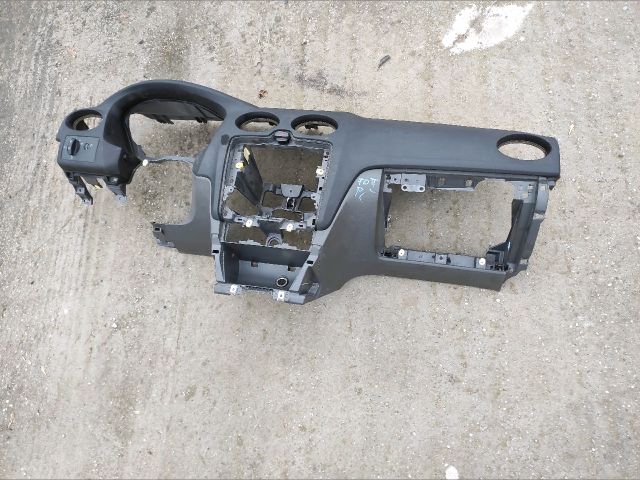 bontott FORD FOCUS II Műszerfal Héj