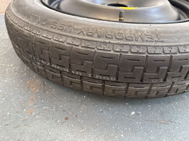 bontott FORD FOCUS II Pótkerék