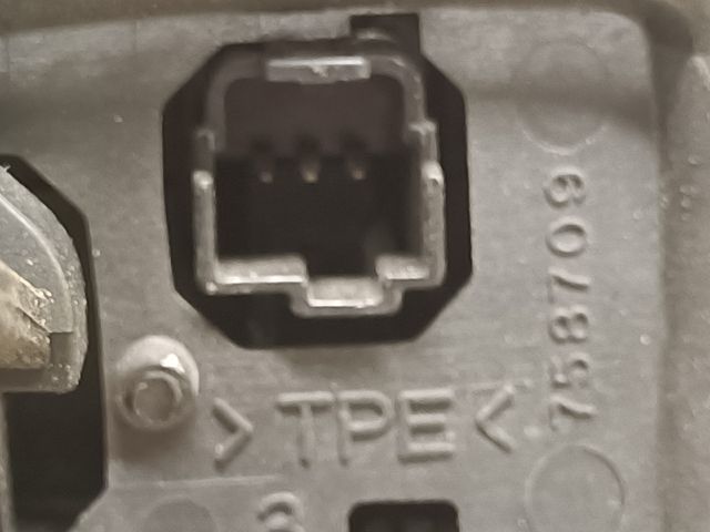 bontott FORD FOCUS II Rádió / CD Kapcsoló