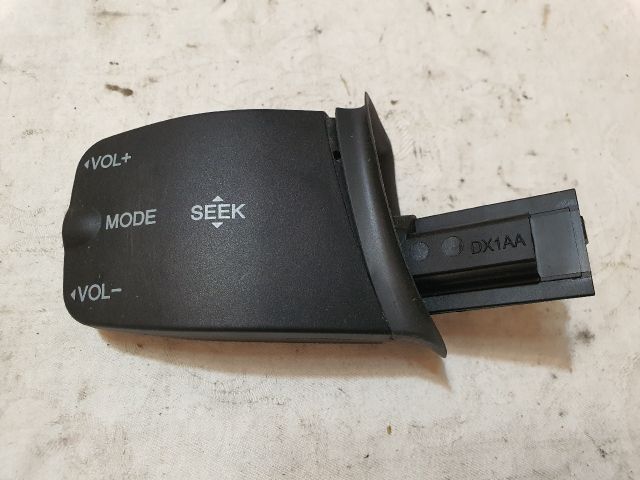 bontott FORD FOCUS II Rádió / CD Kapcsoló