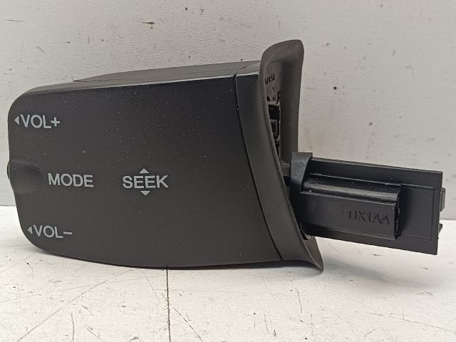 bontott FORD FOCUS II Rádió / CD Kapcsoló