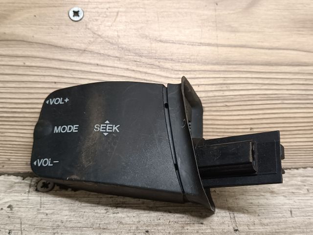 bontott FORD FOCUS II Rádió / CD Kapcsoló