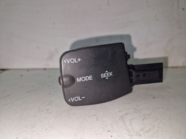 bontott FORD FOCUS II Rádió / CD Kapcsoló