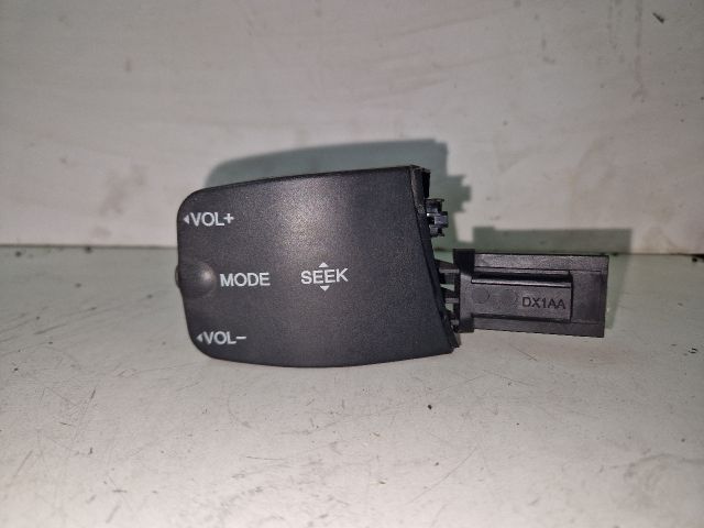 bontott FORD FOCUS II Rádió / CD Kapcsoló