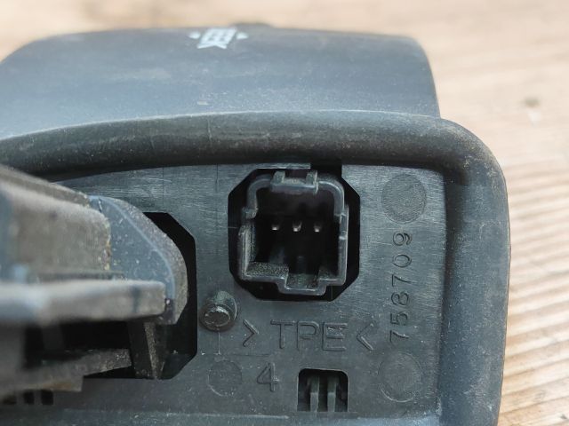 bontott FORD FOCUS II Rádió / CD Kapcsoló