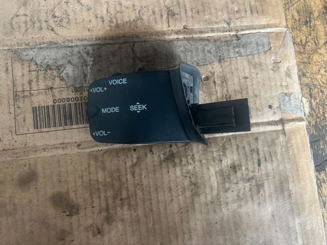 bontott FORD FOCUS II Rádió / CD Kapcsoló