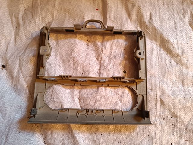 bontott FORD FOCUS II Rádió / CD Keret