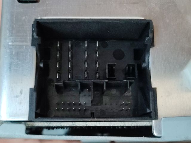 bontott FORD FOCUS II Rádió / CD