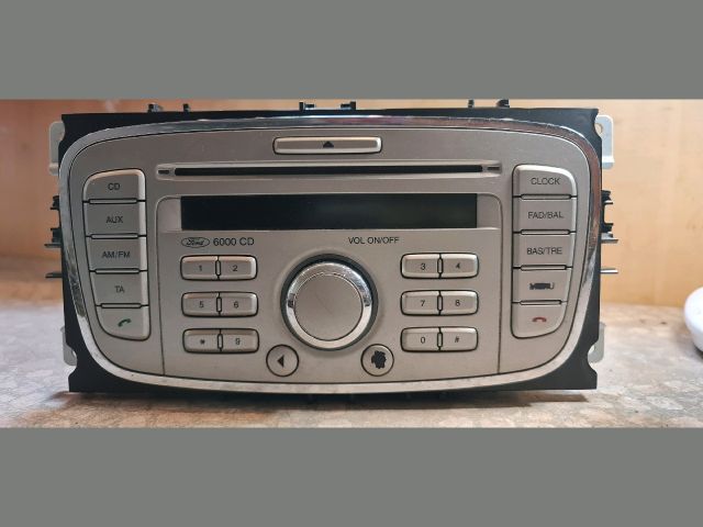 bontott FORD FOCUS II Rádió / CD