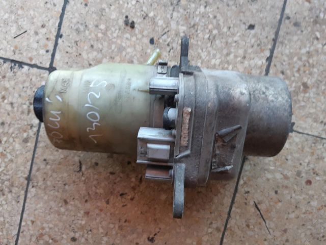 bontott FORD FOCUS II Szervóolaj Tartály