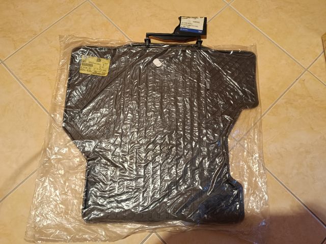 bontott FORD FOCUS II Szőnyeg Szett