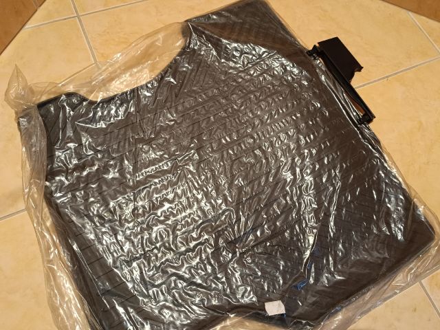 bontott FORD FOCUS II Szőnyeg Szett