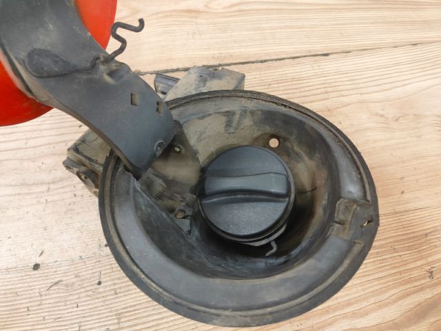 bontott FORD FOCUS II Tankajtó