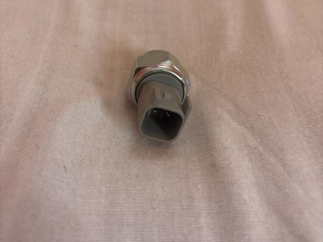 bontott FORD FOCUS II Tolatólámpa Kapcsoló