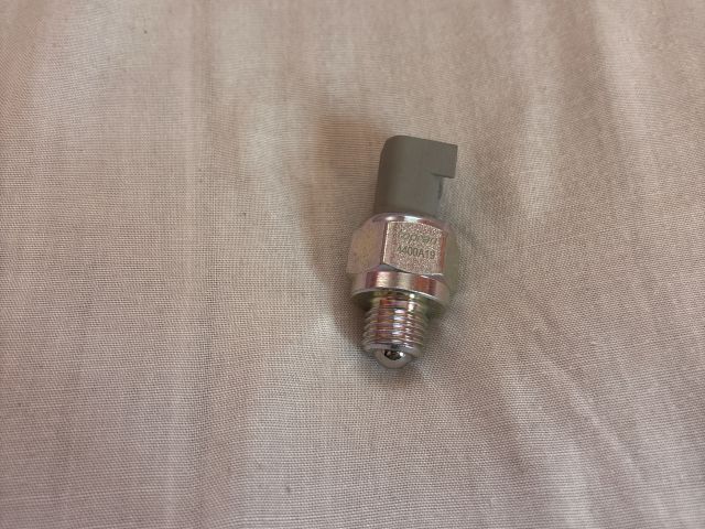 bontott FORD FOCUS II Tolatólámpa Kapcsoló