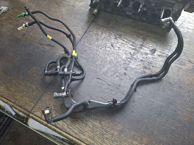 bontott FORD FOCUS II Üzemanyagcső