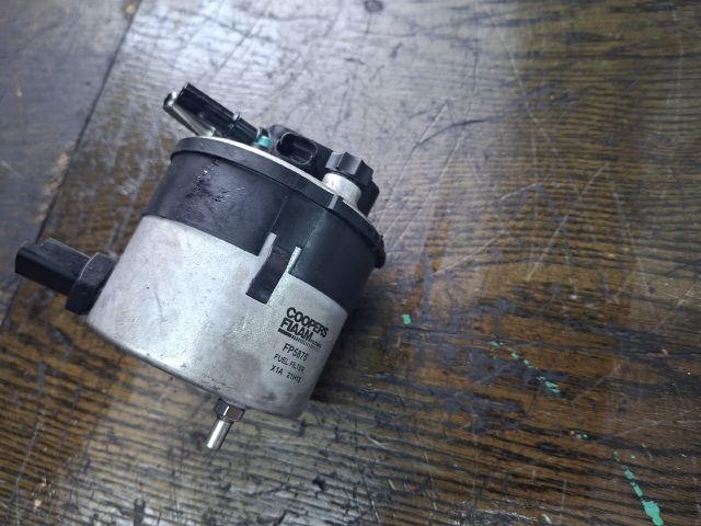 bontott FORD FOCUS II Üzemanyagszűrő Ház