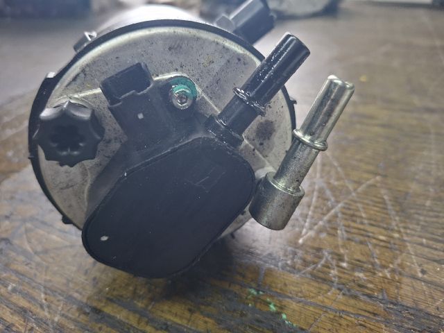 bontott FORD FOCUS II Üzemanyagszűrő Ház