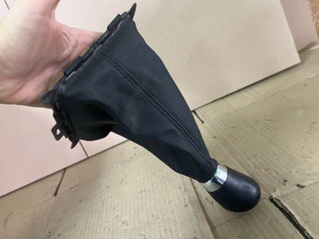 bontott FORD FOCUS II Váltószoknya