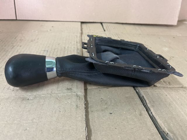 bontott FORD FOCUS II Váltószoknya