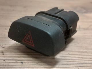 bontott FORD FOCUS II Vészvillogó Kapcsoló