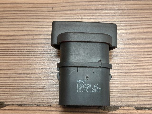 bontott FORD FOCUS II Vészvillogó Kapcsoló