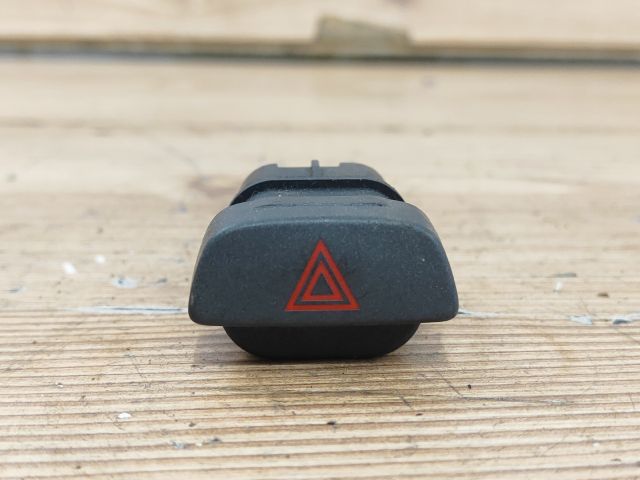 bontott FORD FOCUS II Vészvillogó Kapcsoló