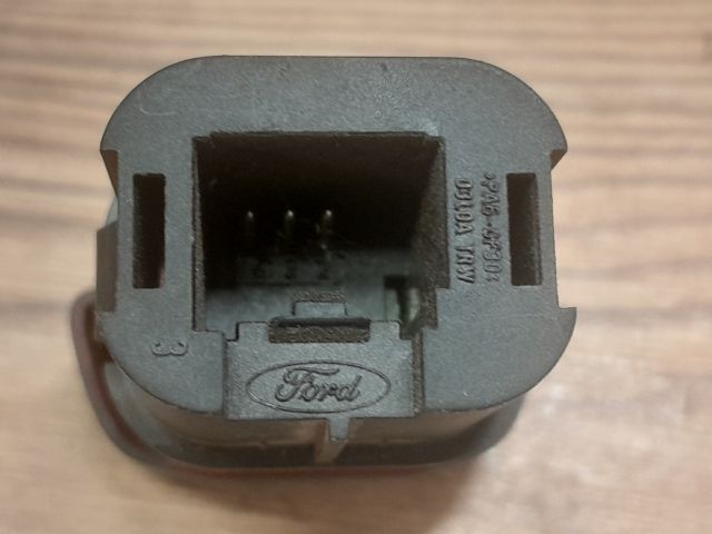 bontott FORD FOCUS II Vészvillogó Kapcsoló