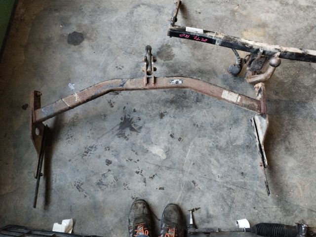 bontott FORD FOCUS II Vonóhorog