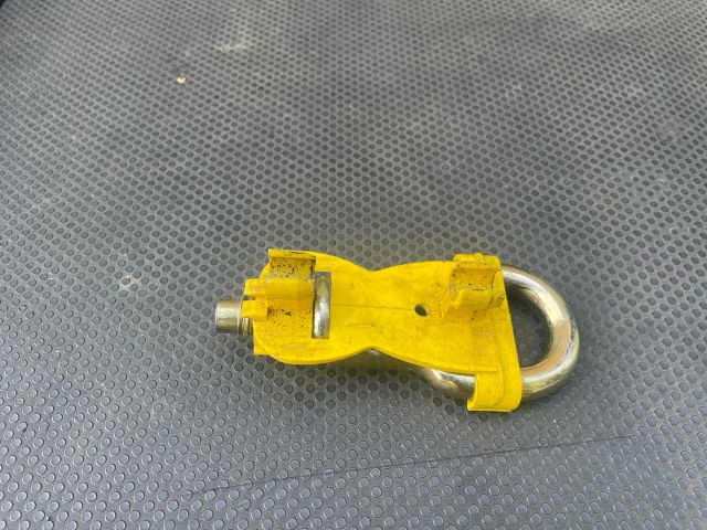 bontott FORD FOCUS II Vonószem