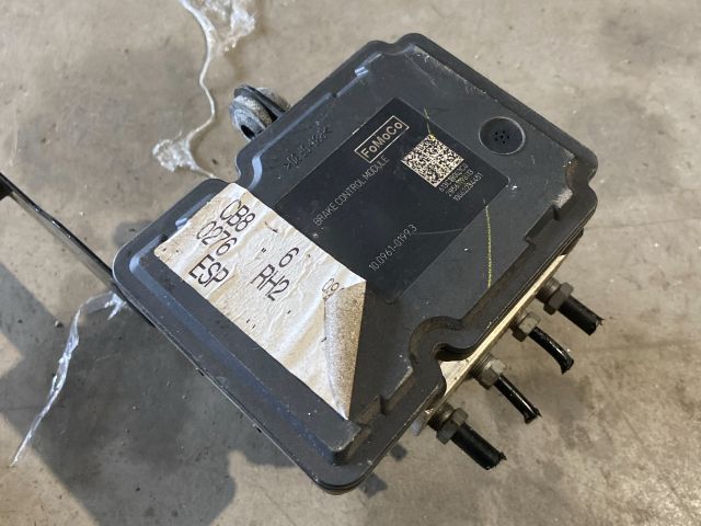 bontott FORD FOCUS III ABS Kocka