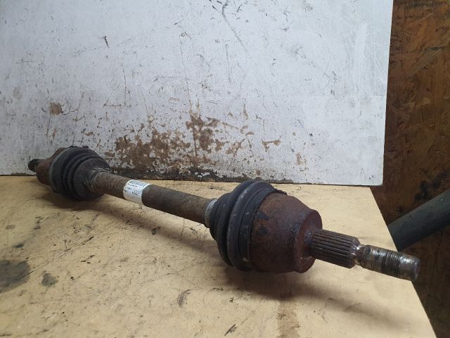 bontott FORD FOCUS III Bal Féltengely