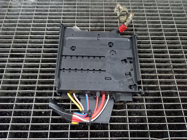 bontott FORD FOCUS III Biztosítéktábla Motortér