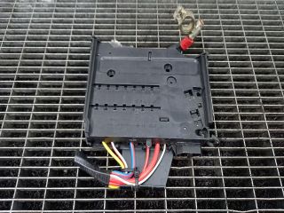 bontott FORD FOCUS III Biztosítéktábla Motortér