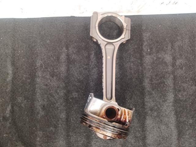 bontott FORD FOCUS III Dugattyú